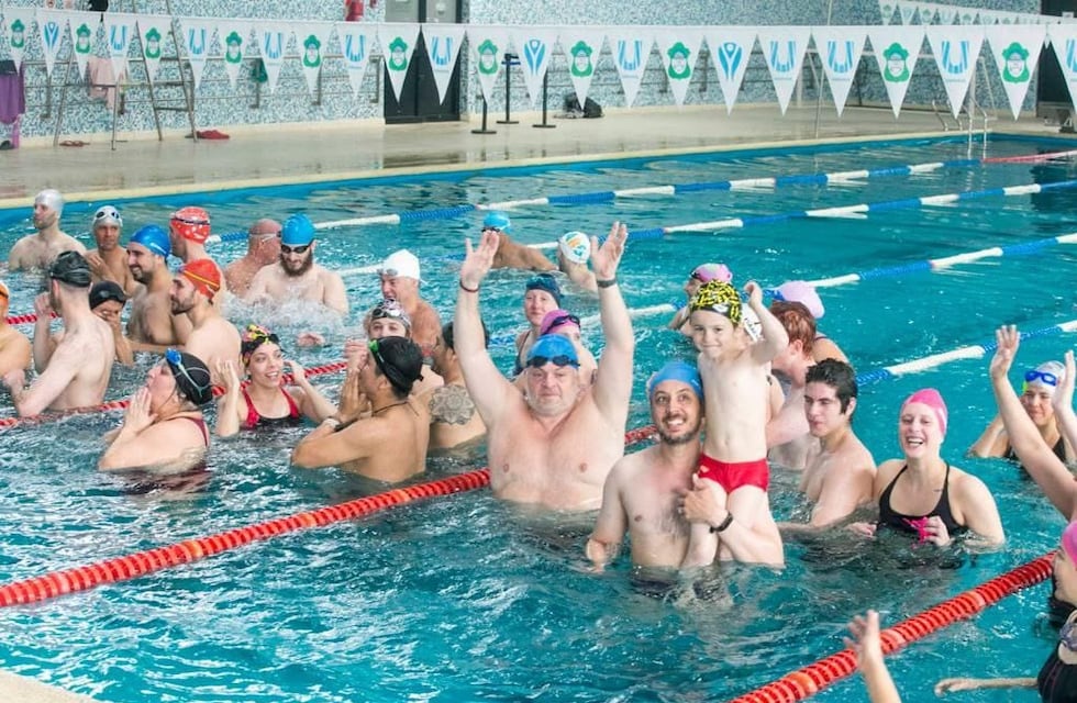 Ushuaia: realizaron prueba inclusiva de posta americana de natación