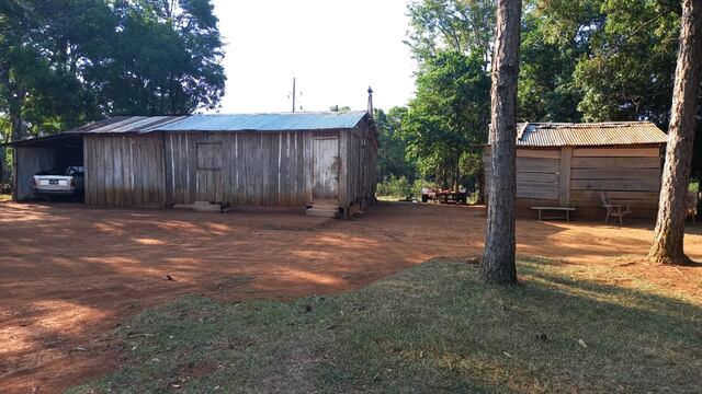 La camioneta Saveiro de la víctima se encontraba estacionada en el garage