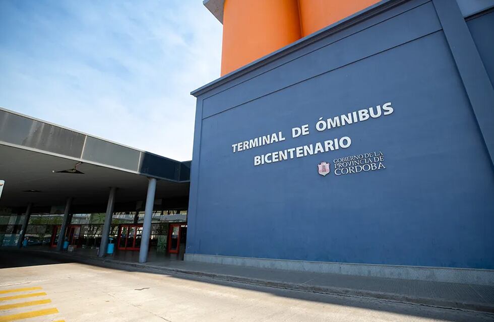 Robó una fortuna en Córdoba y lo persiguieron por toda la Terminal de Ómnibus