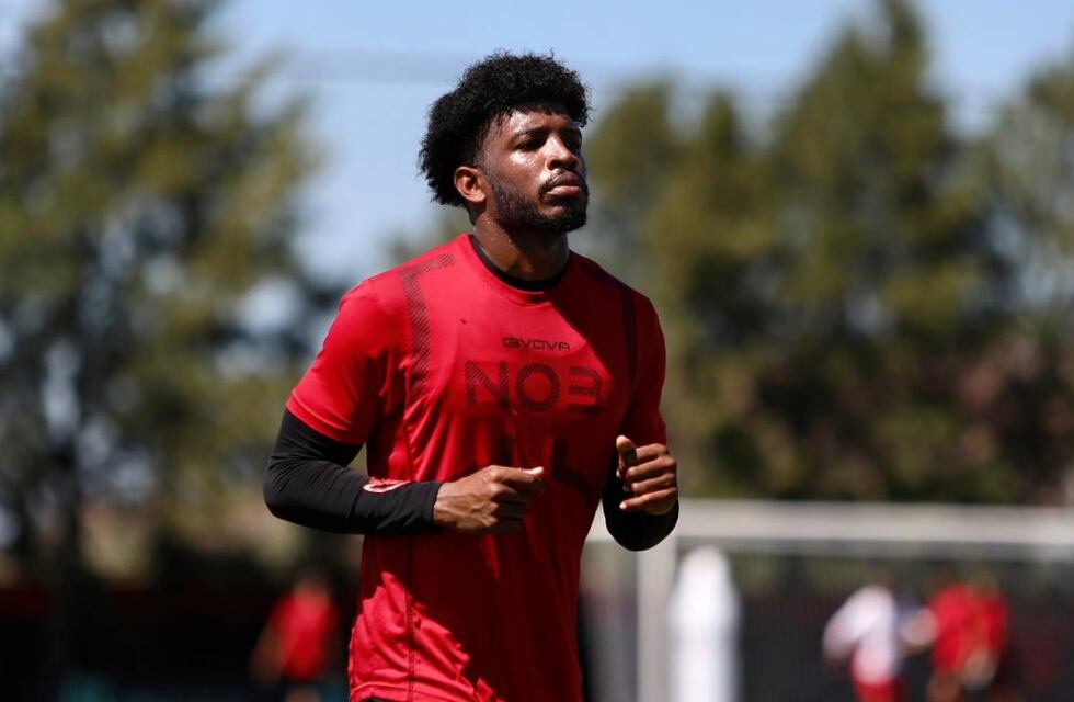 Sexto adentro: Newell’s contrató a Jherson Mosquera en vísperas del debut