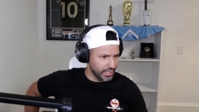 En su stream apuntó contra los K.