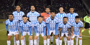 El Wachi García (7) y Marcos Figueroa (8), de de las figuras del Racing puntero (Prensa Racing)