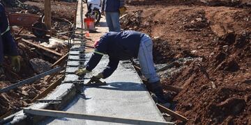 La chacra 96 de la ciudad de Posadas se halla en obras de cordón cuneta.