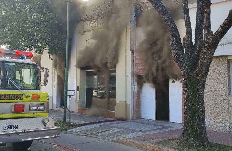 Conmoción en el barrio Mosconi: se incendió una casa