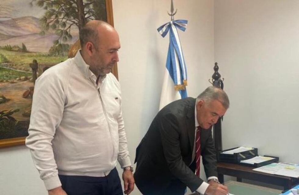 Jaldo firmó la adenda por la cual Nación acuerda las compensaciones para el servicio público de pasajeros para el interior