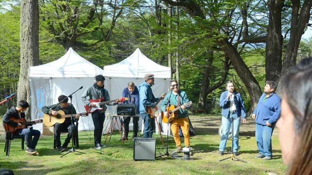 Ushuaia: el Barrio Dos Banderas se vistió de fiesta