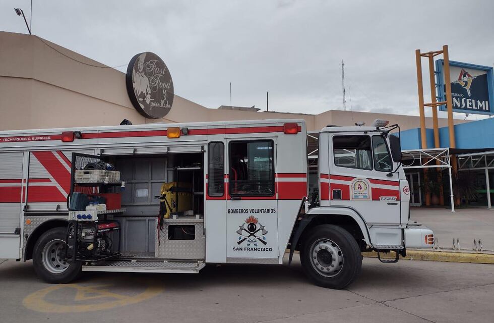 Bomberos debieron acudir a un principio de incendio en supermercado