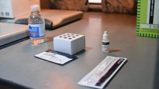 Especialistas recomiendan no esperar a tener fiebre o tos para testearse