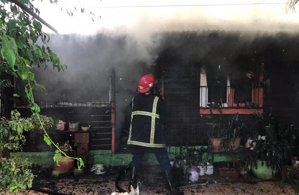 Oberá: bomberos controlaron incendio en una vivienda