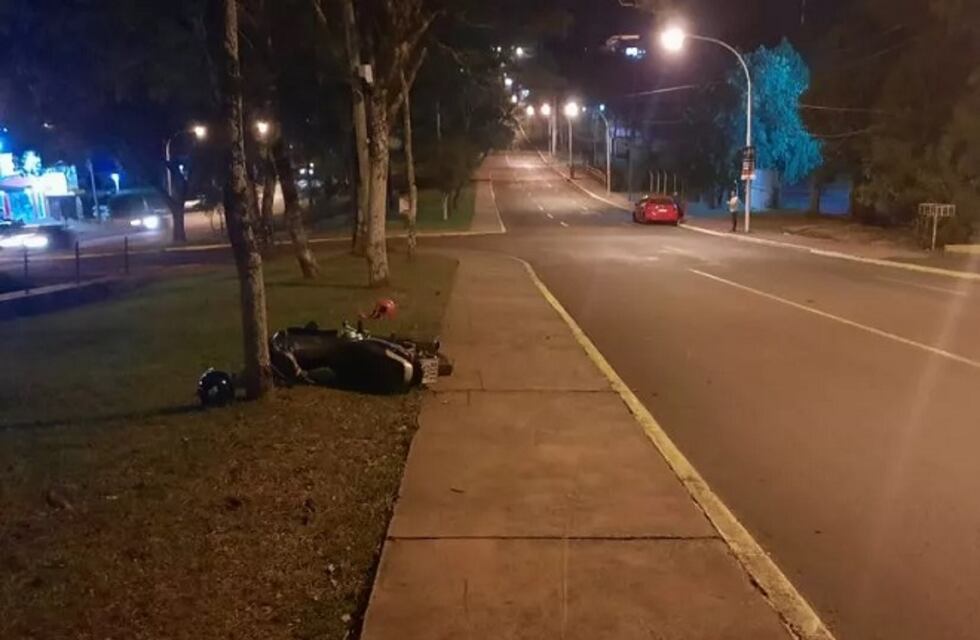 Leandro N. Alem: un herido grave por perder el control de su moto