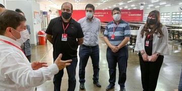 La empresa de zapatillas Dass Eldorado duplicó personal y produce 14 mil zapatillas diarias.