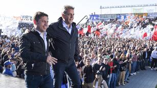 Sergio Massa y Axel Kicillof encabezaron el acto por el Día de la Lealtad. (Prensa UP)