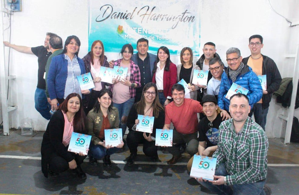 “Tolhuin. El libro del Cincuentenario”