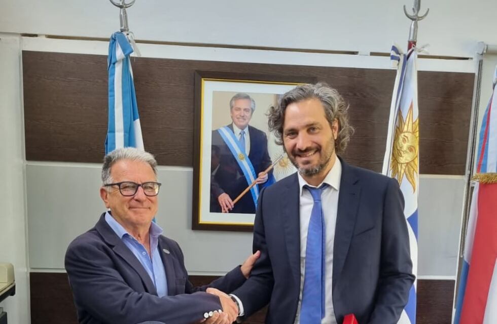 Santiago Cafiero visitó Salto Grande y destacó su calidad y proyectos de renovación.