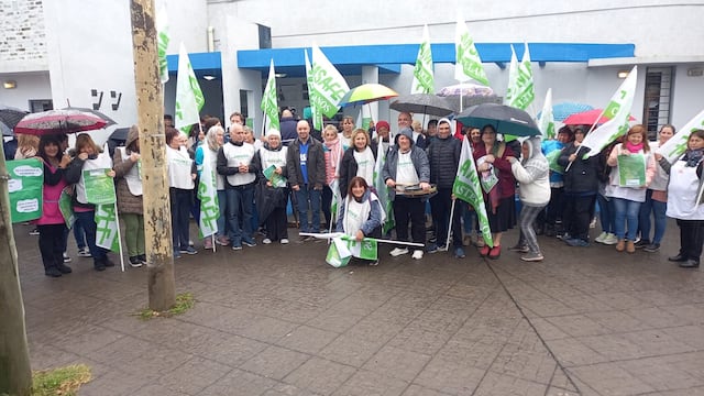 Importante manifestación de los docentes rafaelinos frente a la Regional III de Educación