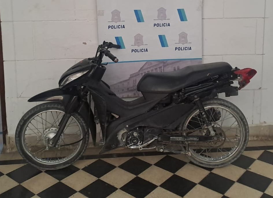 Dos menores de 14 años fueron interceptados tras sustraer una moto en Tres Arroyos