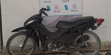Dos menores de 14 años fueron interceptados tras sustraer una moto en Tres Arroyos