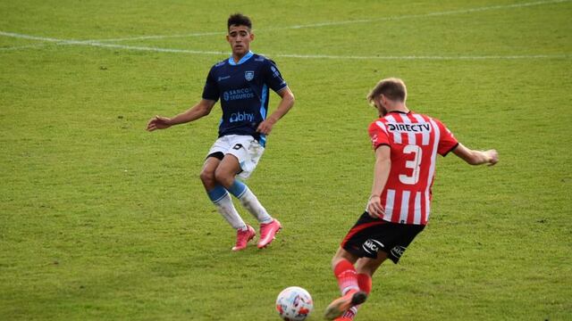 "El Polaco" Rodrigo Mazur puso el 1-0 para una victoria que esperó 20 años (Prensa Instituto).