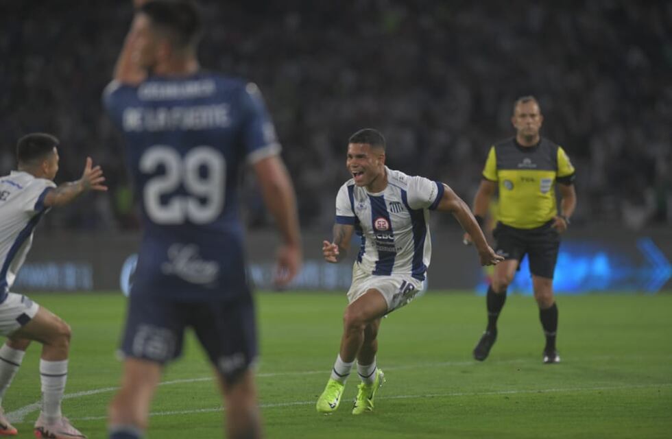 Talleres es una locura: derrotó a Huracán y peleará el título hasta el final