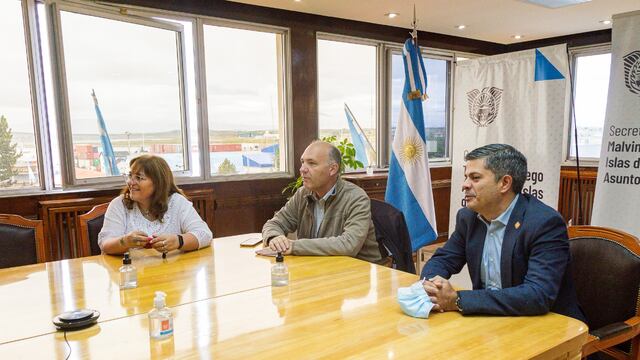 Los secretarios, Dachary y Carmona, saludaron a la Base Antártica Esperanza en su 69° Aniversario