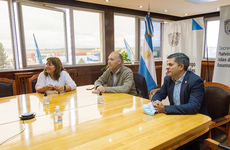 Los secretarios, Dachary y Carmona, saludaron a la Base Antártica Esperanza en su 69° Aniversario