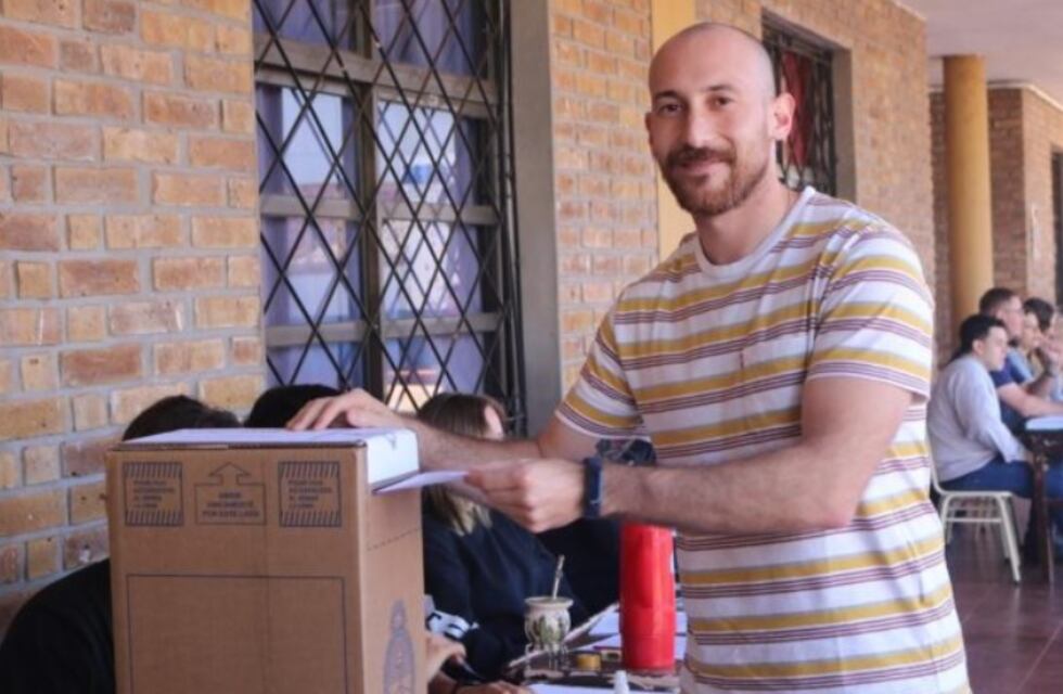Balotaje 2023: Pablo Hassan, intendente de Oberá, sufragó y llamó a elegir a nuestro nuevo presidente