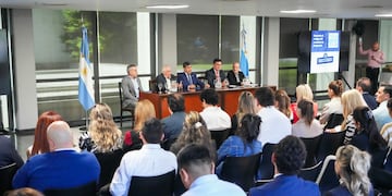 El acto inaugural se realizó en el hall central de la Legislatura