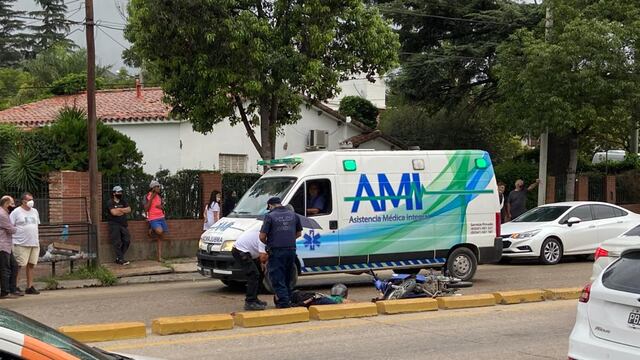 Motociclista accidentado en Avenida Libertad casi esquina Florida de Carlos Paz.