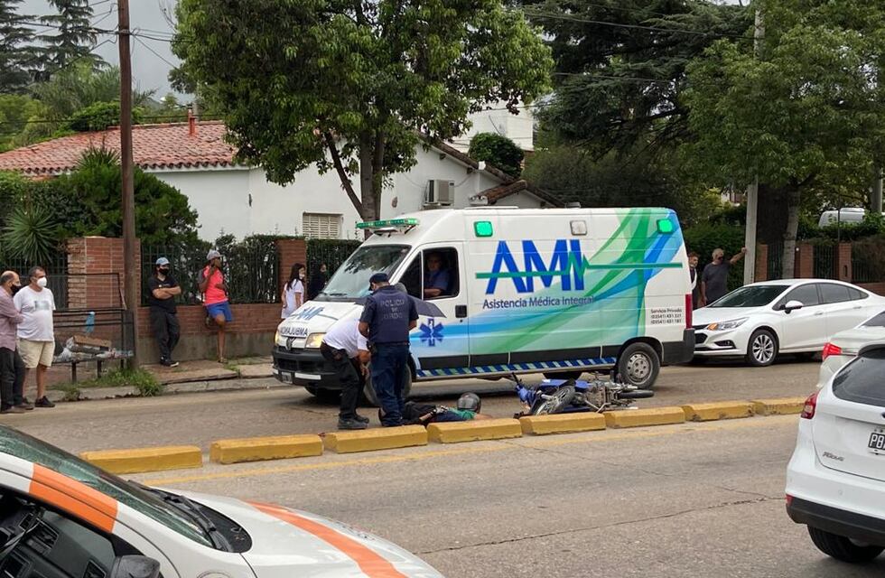 Un motociclista debió ser asistido tras un accidente en transitada avenida de Carlos Paz