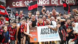 Central Entrerriano aplastó a Pérfora y logró el ascenso a la Liga Argentina.