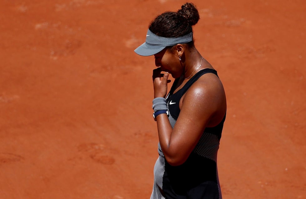 Naomi Osaka, luego de su sanción, se retiró de Roland Garros por ataques de depresión