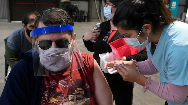 Sigue la vacunación contra el coronavirus en Mendoza.
Foto: Orlando Pelichotti / Los Andes