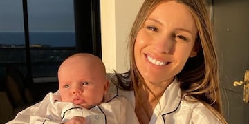 Pampita junto a su hija Anita.