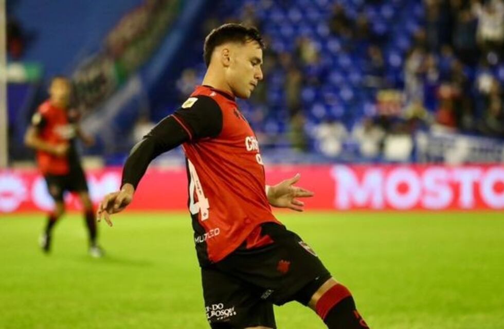 Augusto Schott fue titular y jugó todo el partido para Newell’s ante Vélez en la Liga Profesional