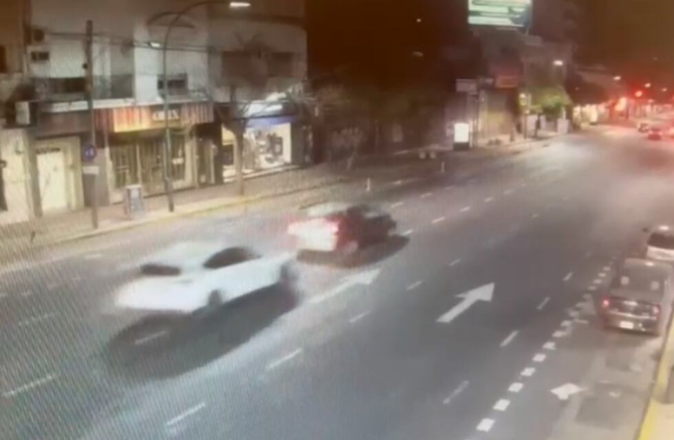 Palermo: manejaba alcoholizada, chocó y volcó sobre la vereda