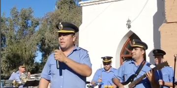 La Policía de Córdoba cantó una canción de La Konga.