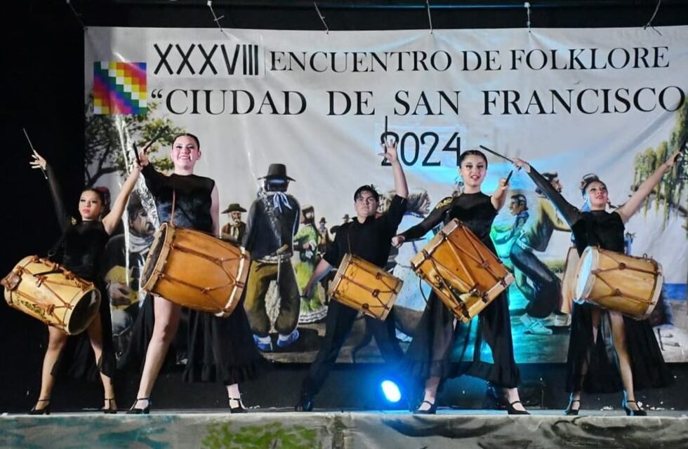 La Escuela Municipal de Danzas de Arroyito se coronó como segunda mejor delegación en San Francisco