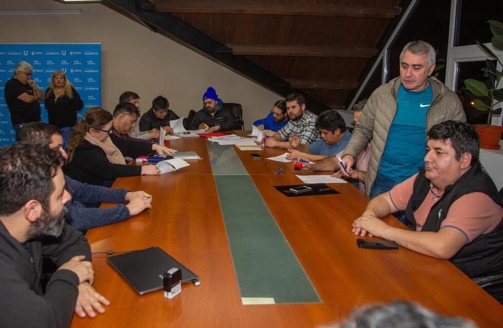 Ushuaia: acordaron un aumento salarial extra para el segundo semestre