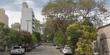 La cuadra de San Martín de barrio Cofico, donde saquearon tres departamentos.