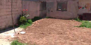 Cedió el piso y terminó con materia fecal hasta la cintura en Villa El Libertador (El Doce)