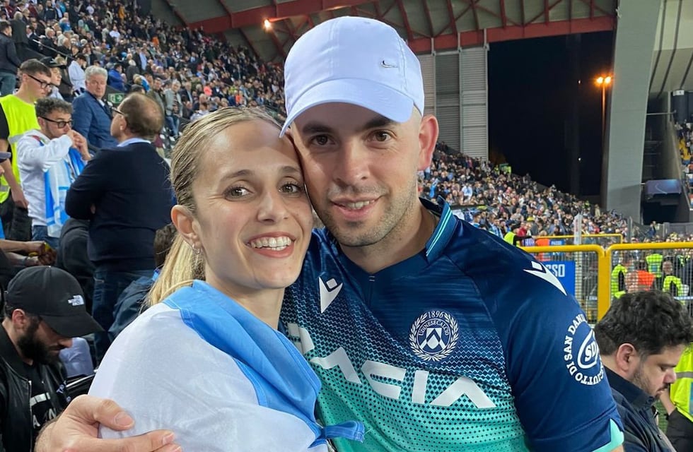 Es de Córdoba, tiene 29 años y ayudó a que las novias de jugadores de Argentina viajen a Italia