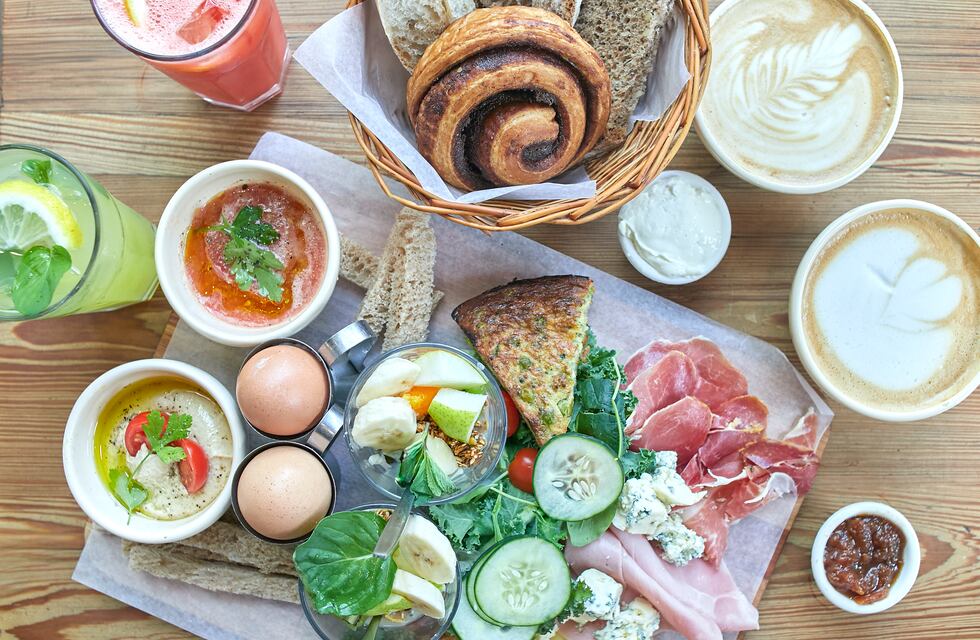 Brunch, té y panes artesanales: cuánto cuesta merendar este Día del Amigo en Le Pain Quotidien