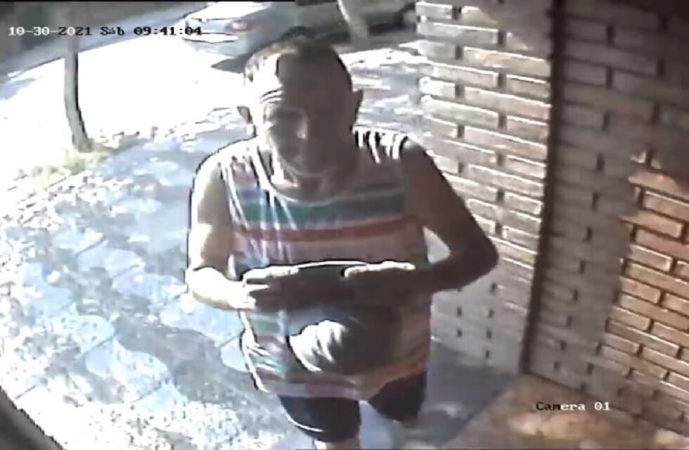 Un ladrón fue captado por las cámaras de seguridad en Carlos Paz y lo reconocieron