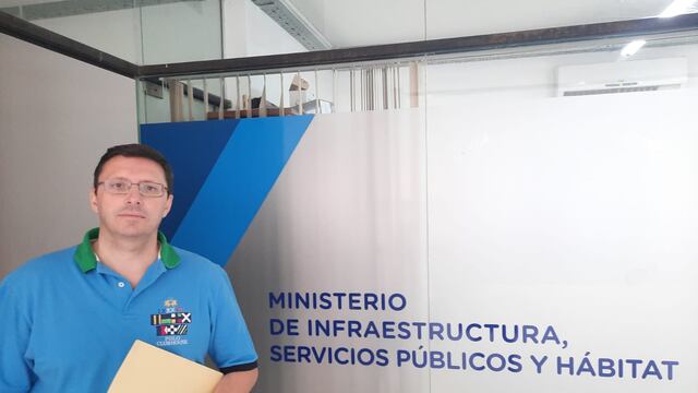 Lisandro Mársico en el Ministerio de Infraestructura de la Provincia, preguntando por el acueducto