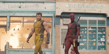 Esta imagen proporcionada por 20th Century Studios/Marvel Studios muestra a Hugh Jackman como Wolverine/Logan, izquierda, y Ryan Reynolds como Deadpool/Wade Wilson en una escena de "Deadpool & Wolverine". (20th Century Studios/Marvel Studios vía AP)