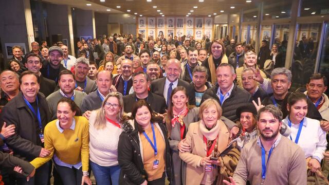 Plenario del Foro de intendentes y presidentes comunales de la provincia de Santa Fe.
