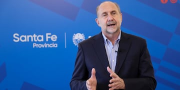 Perotti anunció las nuevas restricciones en Santa Fe