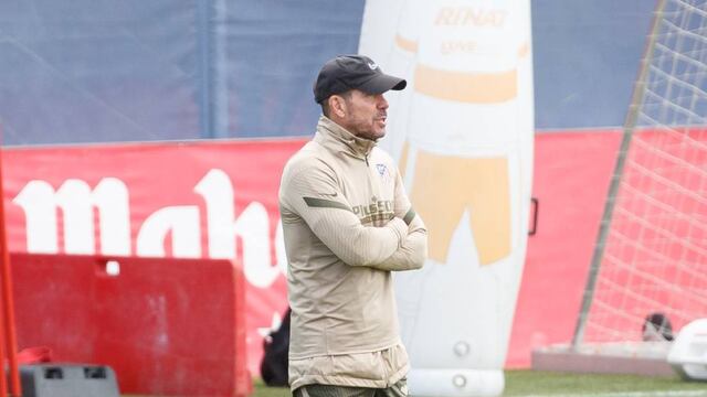 Diego Simeone reveló que hizo un intento por fichar a Lionel Messi. (AP)