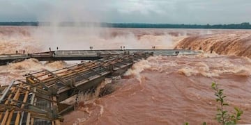 Cierre preventivo en el Circuito Garganta del Diablo por la crecida del río Iguazú.