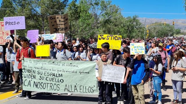 Marcha en reclamo de justicia en Traslasierra por el trágico choque en las Altas Cumbres protagonizado por Oscar González. (Gentileza)